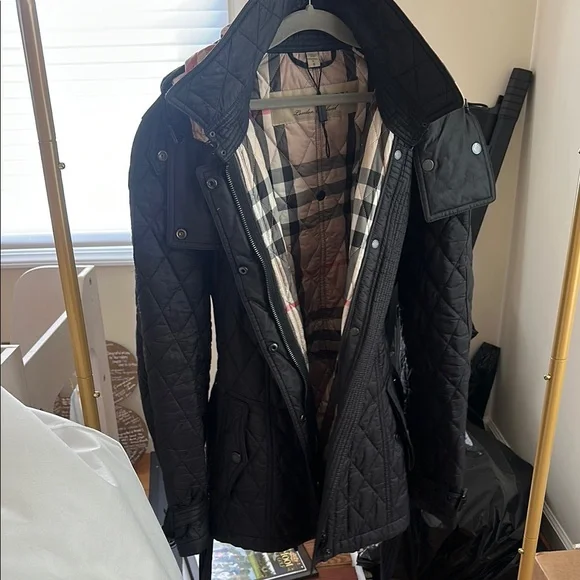 Burberry Black Quilted Coat with Check Lining - Picture 1 of 4